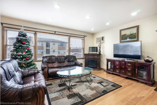 $190,000 | 3023 Paris Avenue, Unit 205, River Grove, IL 60171