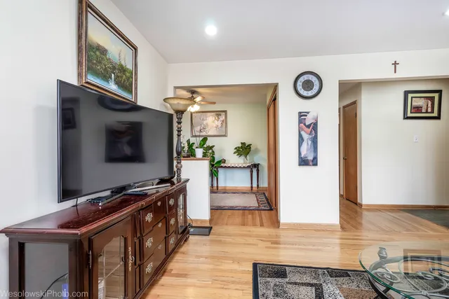 $190,000 | 3023 Paris Avenue, Unit 205, River Grove, IL 60171