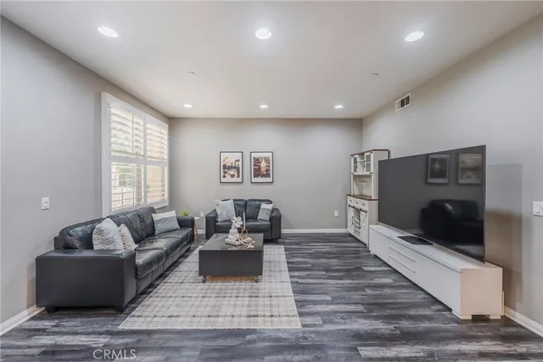 $945,000 | 88 Capricorn, Irvine, CA 92618