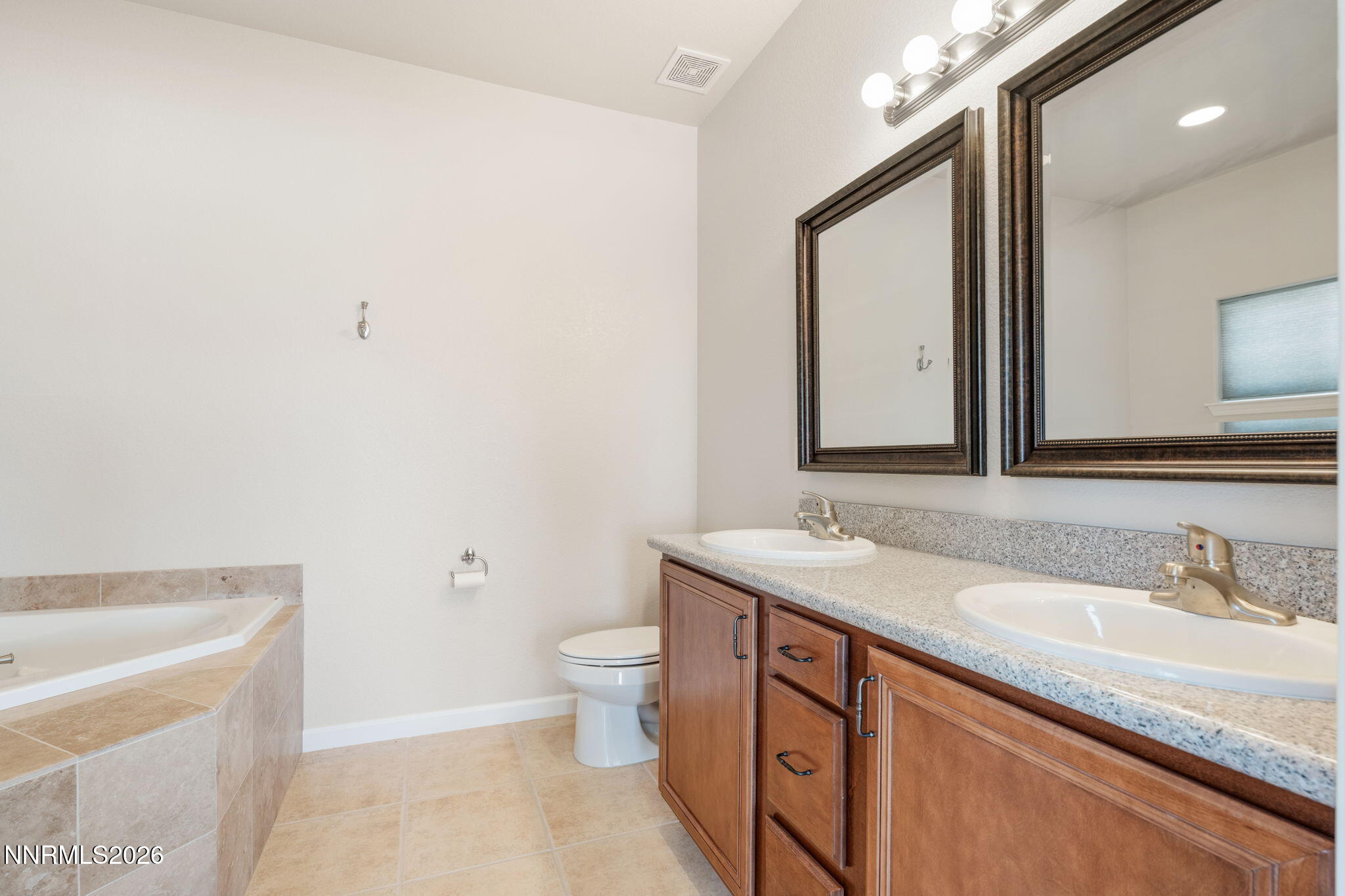 955 Demos Court Reno, NV 89512 - Photo 25 of 48 33-web-or-mls-DSC04063
