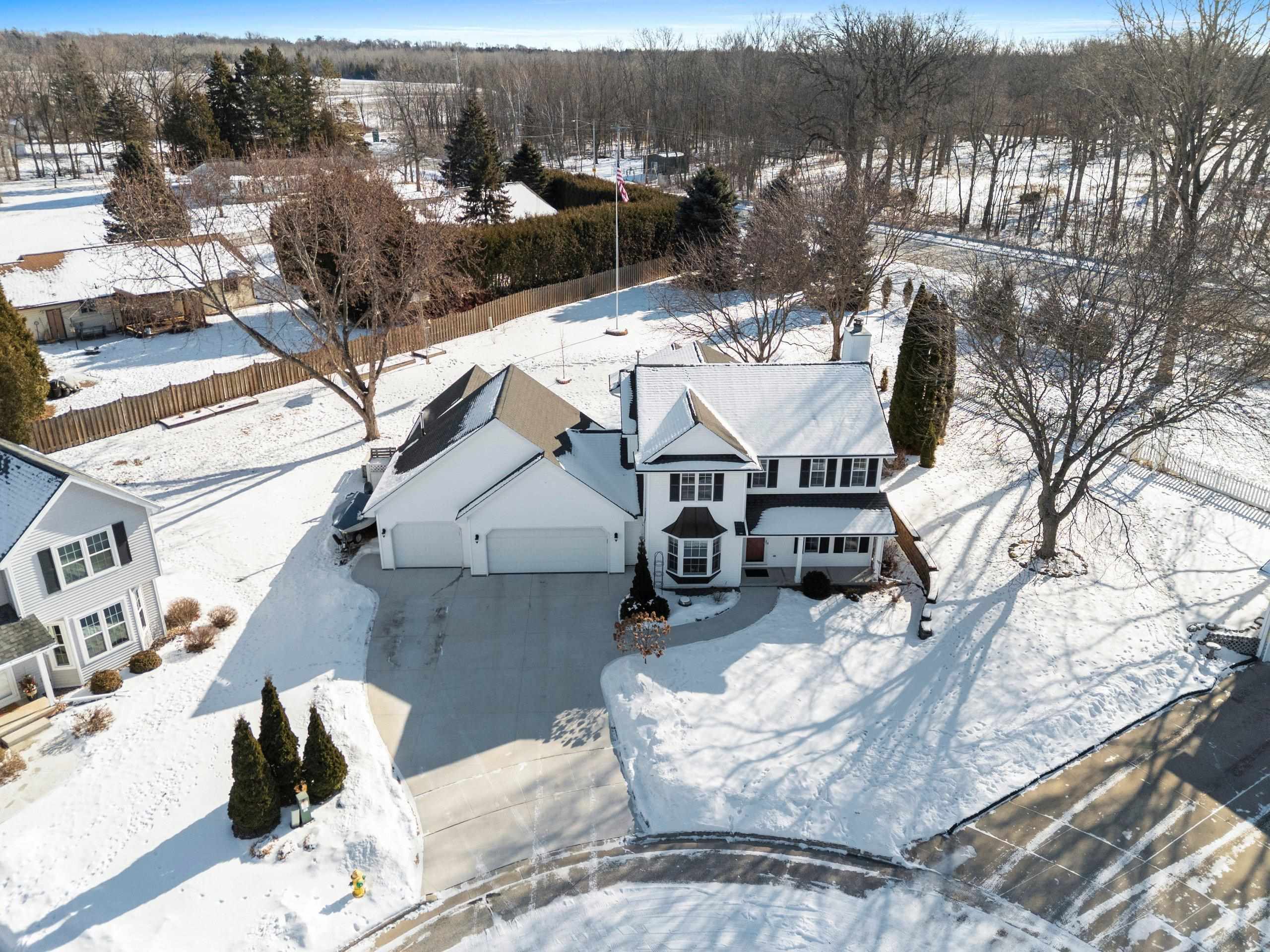 2626 Shore Ridge Court Green Bay, WI 54311 - Photo 3 of 68