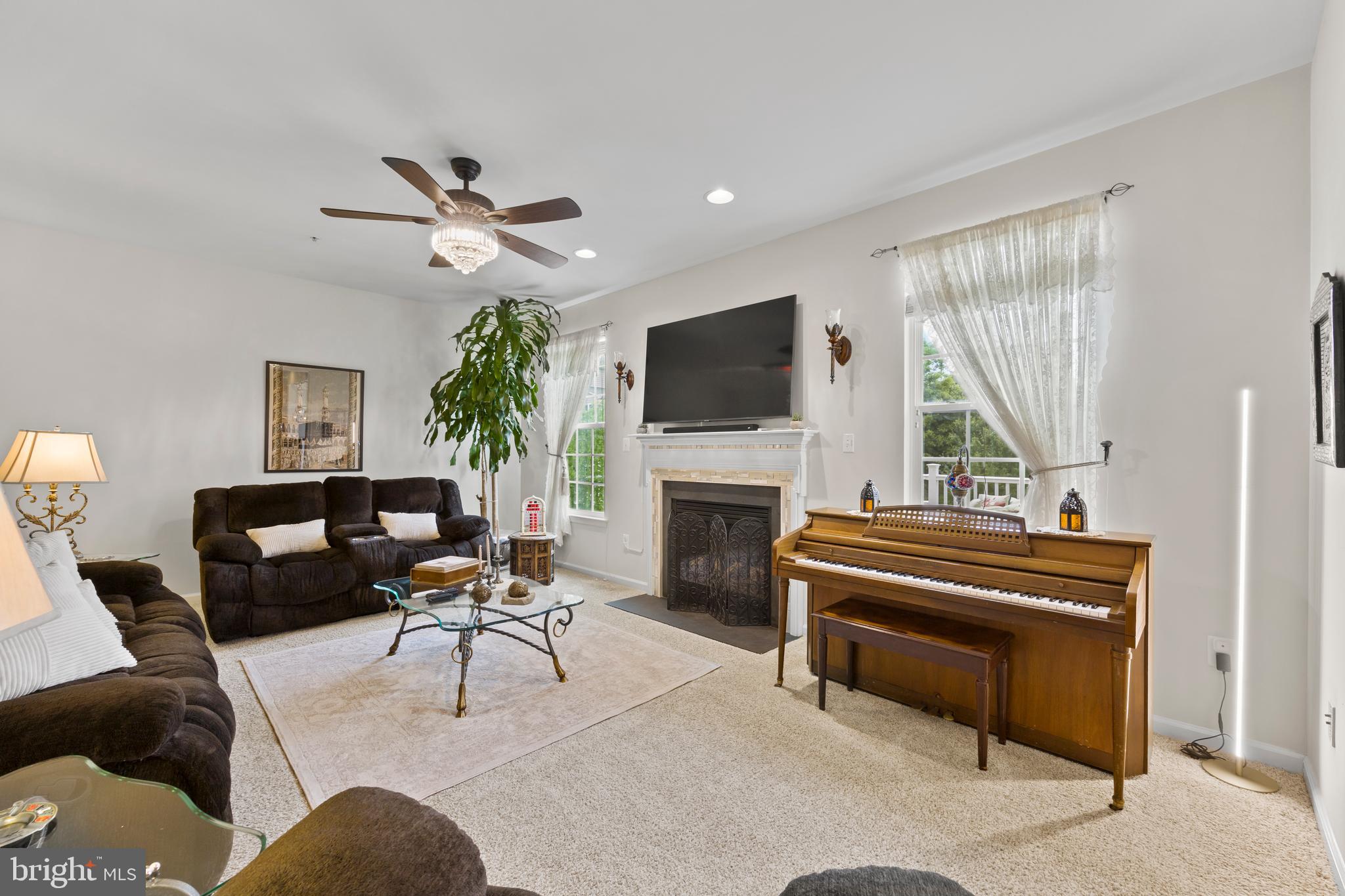 9175 Bealls Farm Road Frederick, MD 21704 - Photo 16 of 53 Family. Room +Gas Fireplace