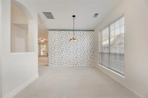 a view of entryway with window