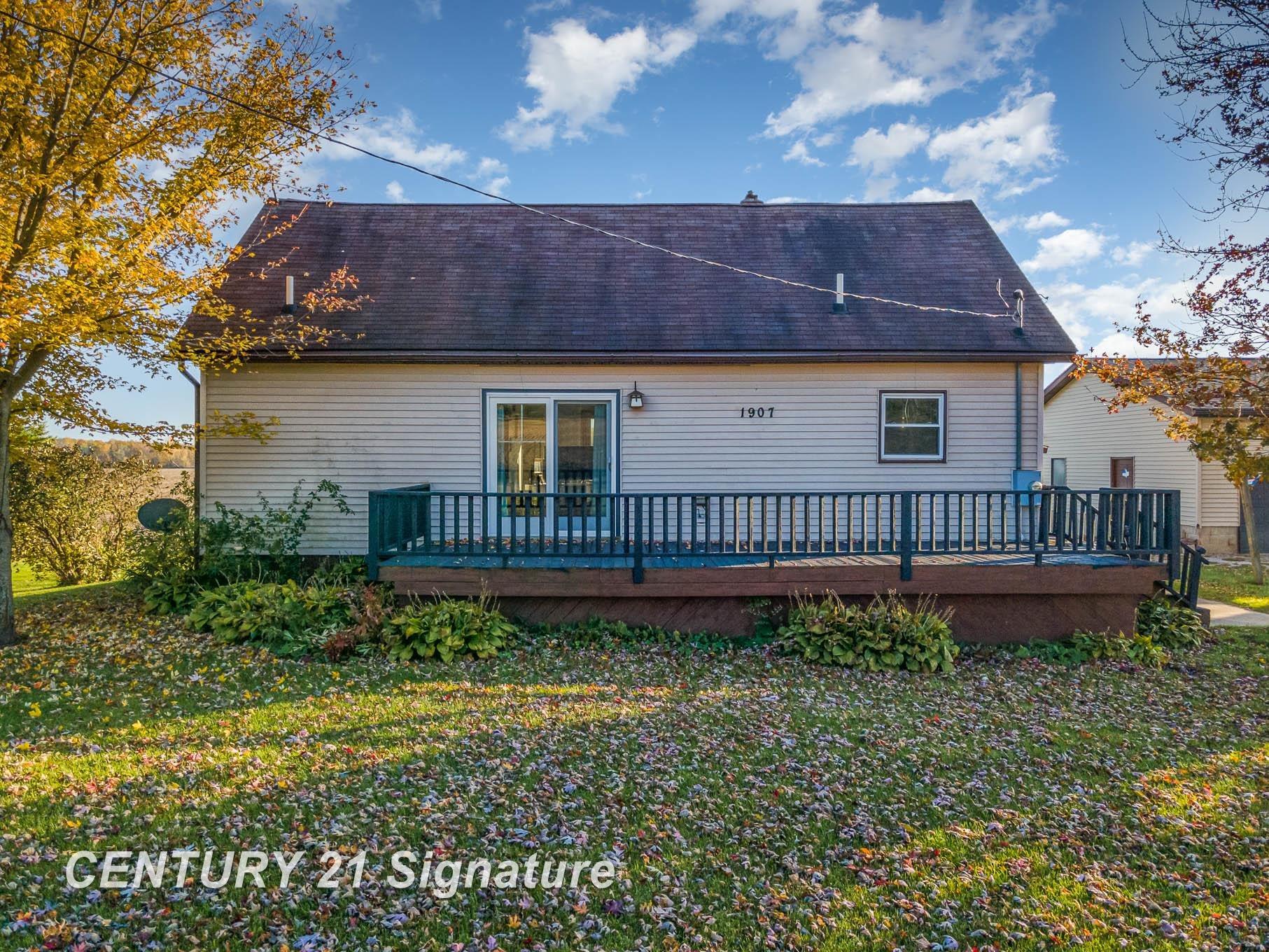 1907 West Neuman Road Pinconning, MI 48650 - Photo 8 of 28