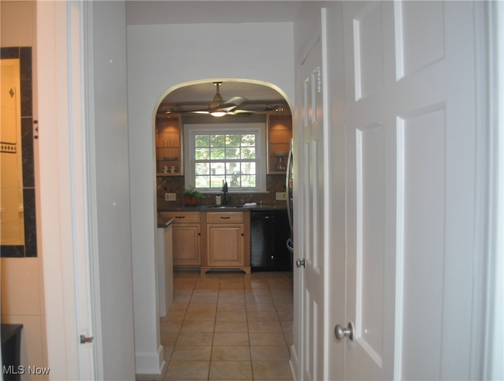 4427 Lake Road West Ashtabula, OH 44004 - Photo 3 of 25 Gallery Image 3