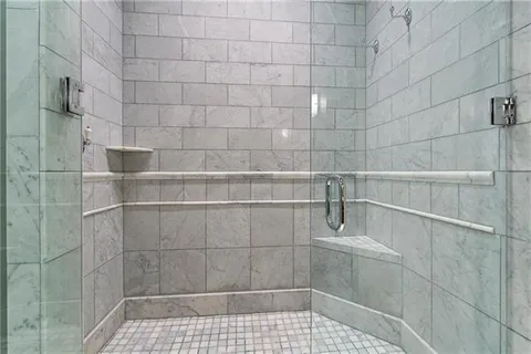 $1,000,000 | 600 Port Of New Orleans Place, Unit 6H, New Orleans, LA 70130