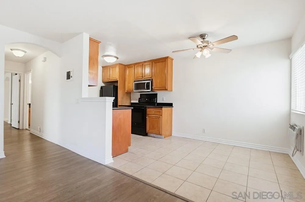 9939 Erma Road, Unit 103 San Diego, CA 92131 - Photo 11 of 40