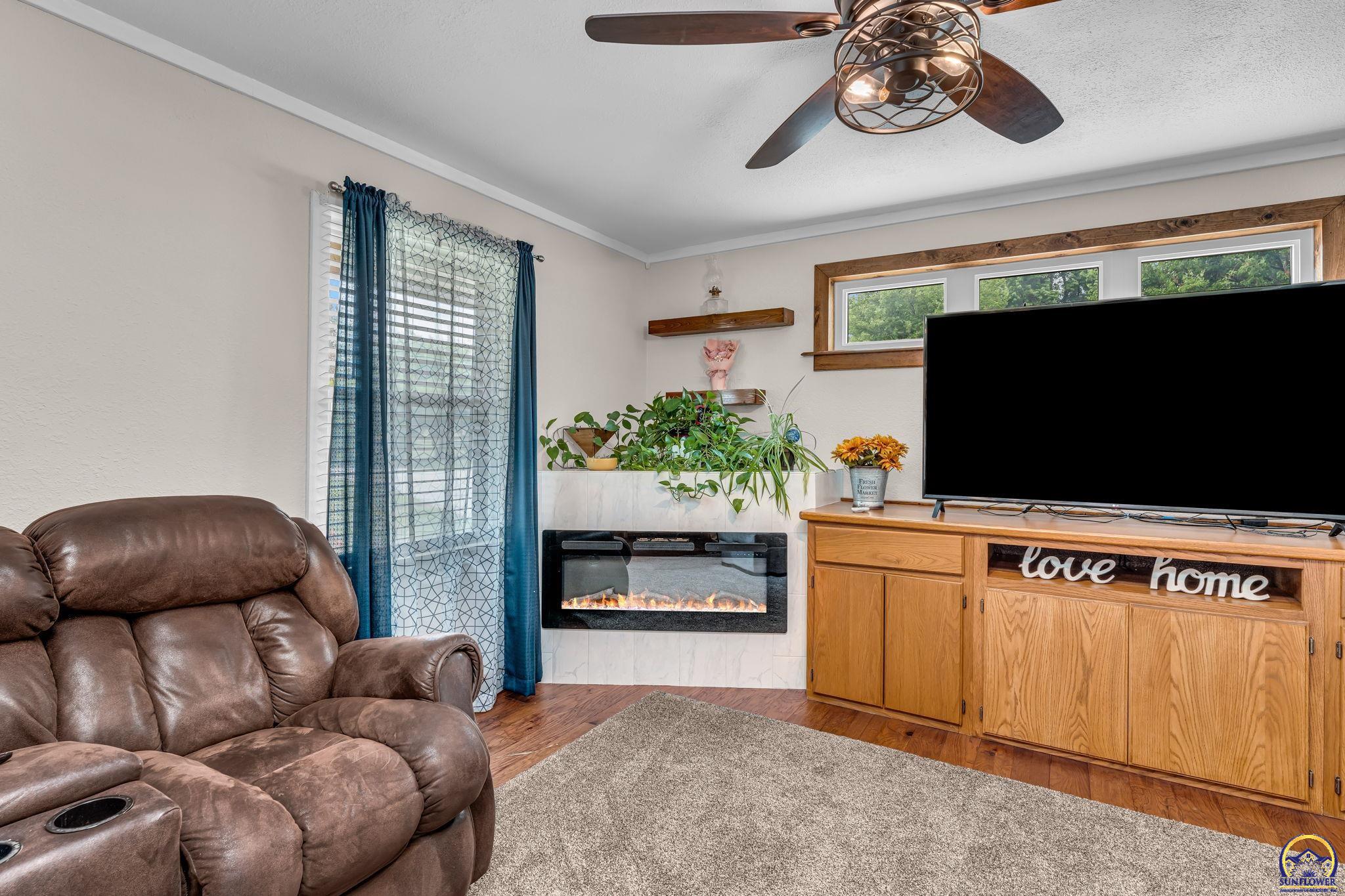 4832 Northeast Kincaid Road Topeka, KS 66617 - Photo 12 of 63