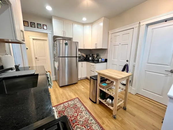 $4,000 | 29 Wood Street, Unit 1, Cambridge, MA 02140