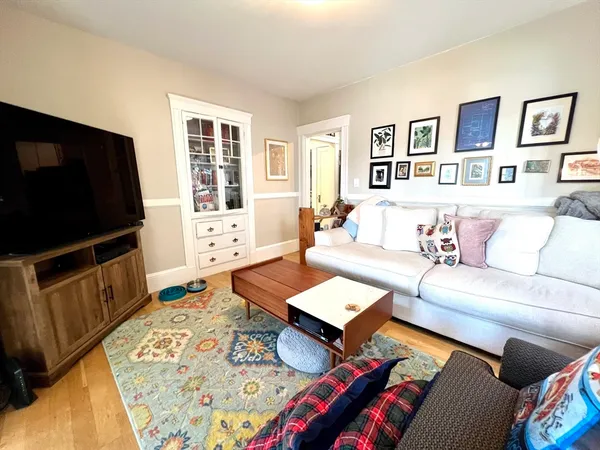 $4,000 | 29 Wood Street, Unit 1, Cambridge, MA 02140