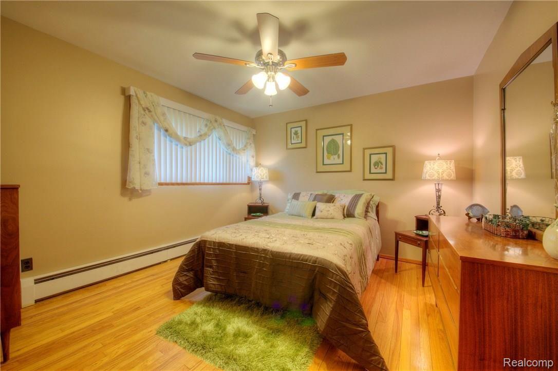 3624 Napier Road Canton, MI 48187 - Photo 27 of 38 25 Bed 2.jpg