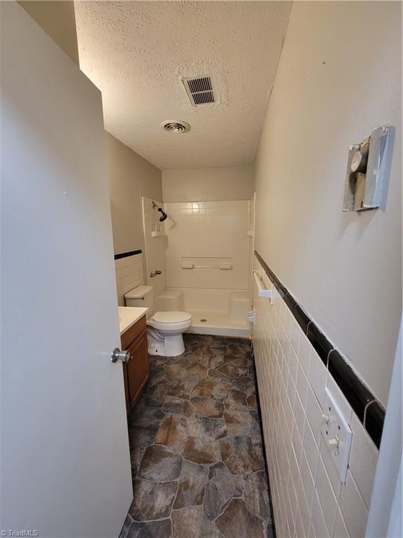 1263 Flat Rock Road Reidsville, NC 27320 - Photo 12 of 18 Main Bath