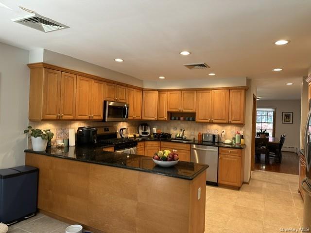 100 Rockywood Road Manhasset, NY 11030 - Photo 6 of 19