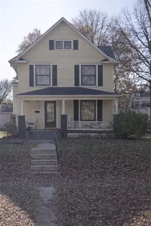 $265,000 | 211 Vine Street, Leavenworth, KS 66048