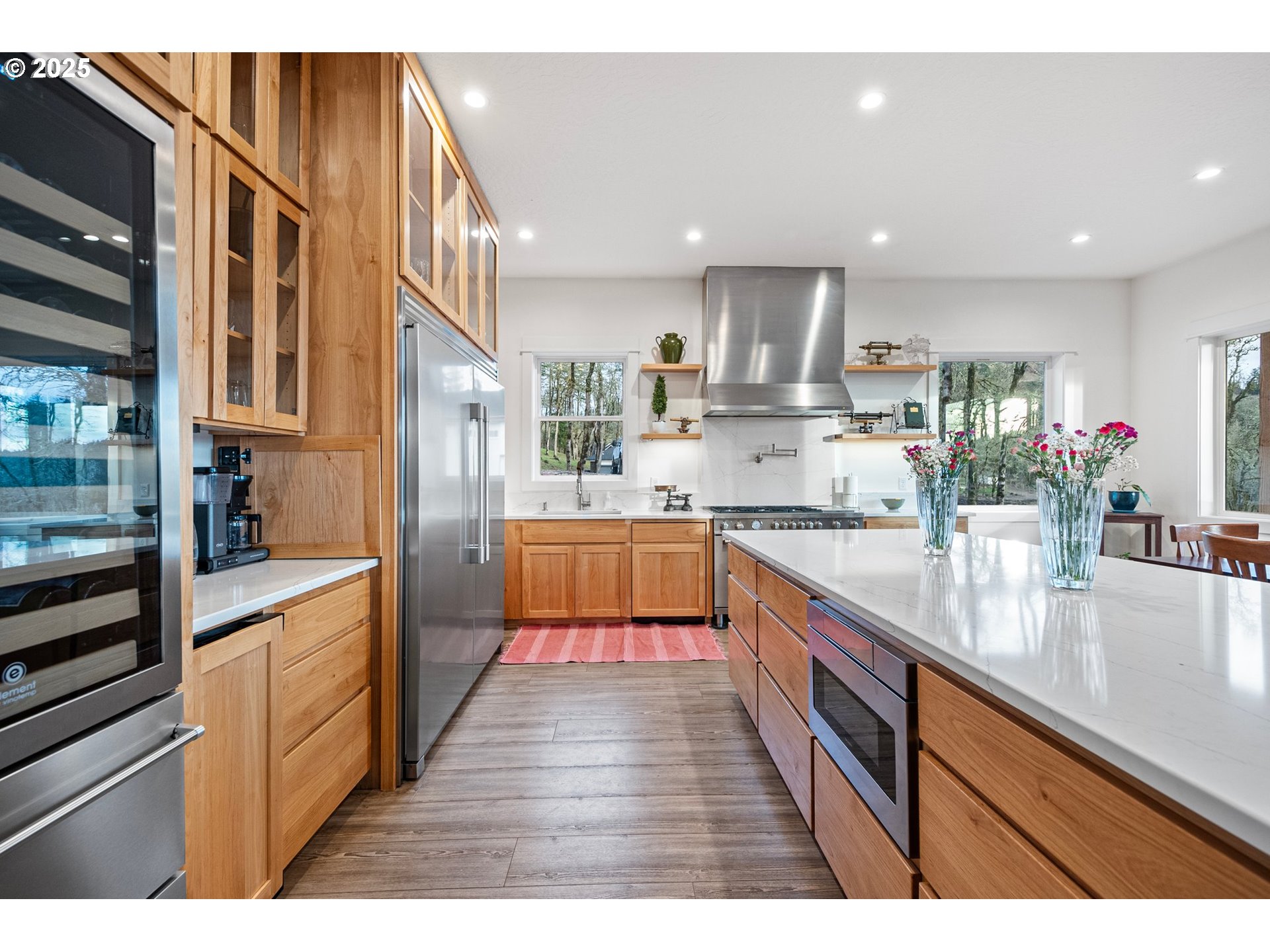 683 Oak Street Springfield, OR 97477 - Photo 11 of 48 Kitchen