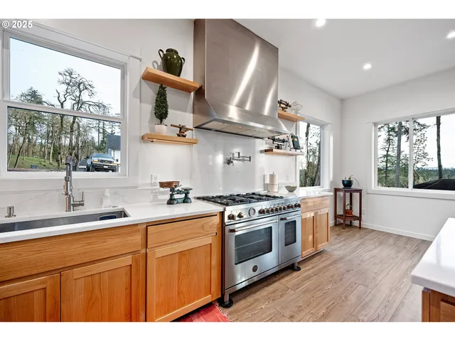 $1,350,000 | 683 Oak Street, Springfield, OR 97477