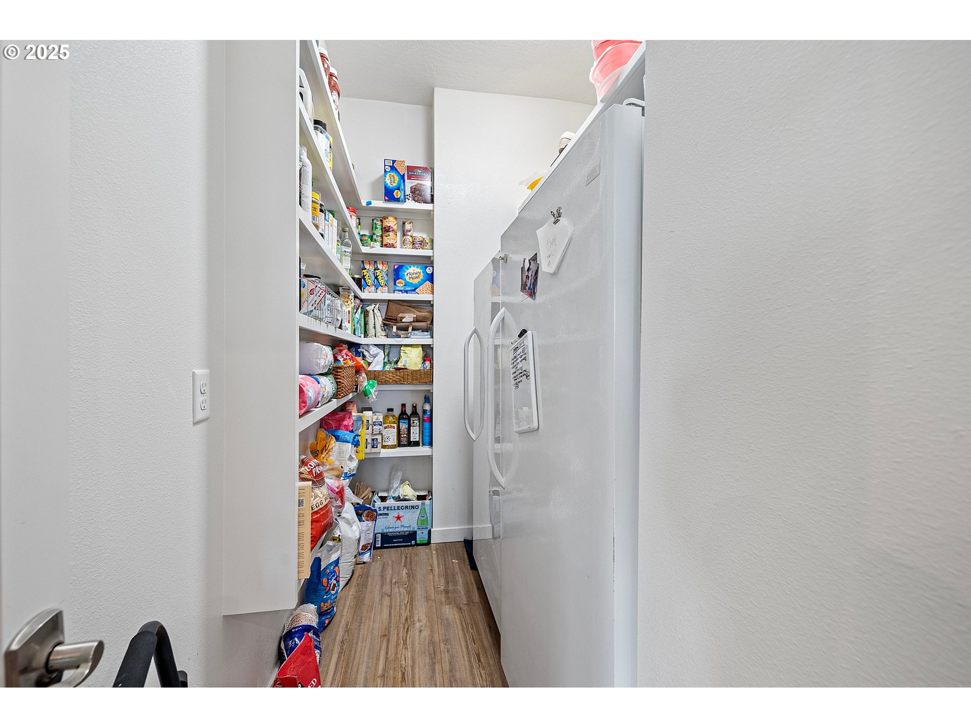 683 Oak Street Springfield, OR 97477 - Photo 18 of 48 Kitchen/Dining Room