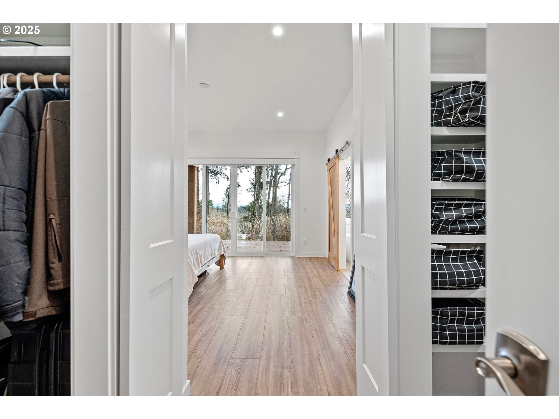 683 Oak Street Springfield, OR 97477 - Photo 21 of 48 Primary Bedroom