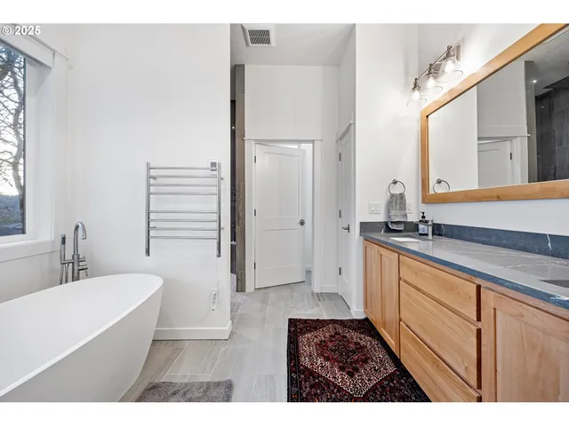 $1,350,000 | 683 Oak Street, Springfield, OR 97477