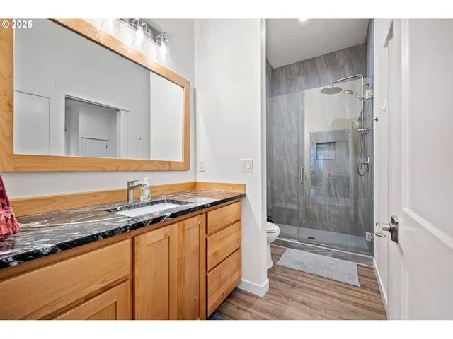 $1,350,000 | 683 Oak Street, Springfield, OR 97477