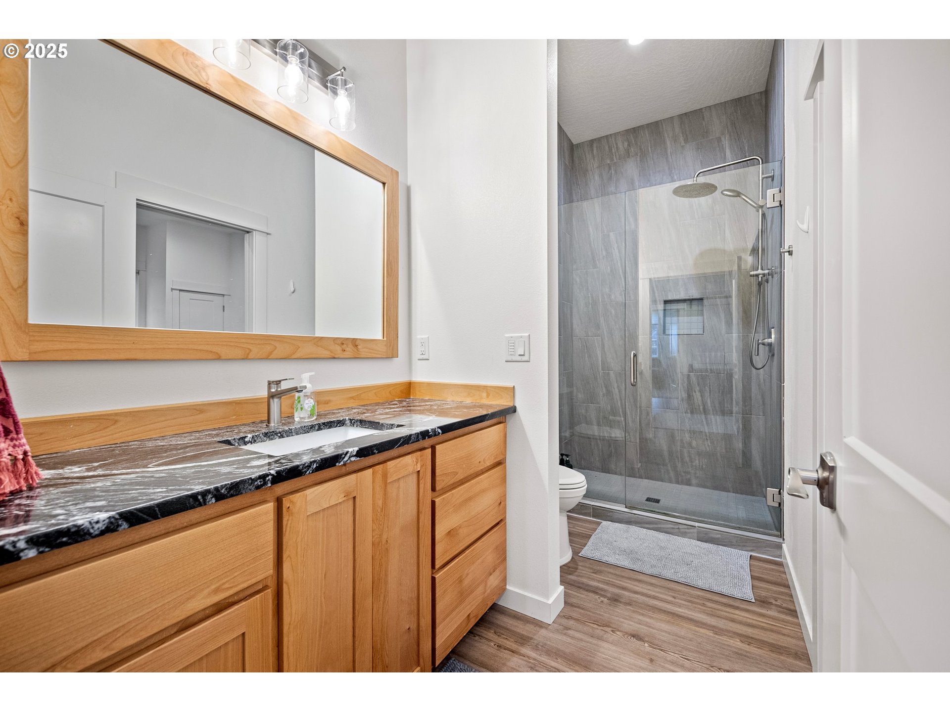 683 Oak Street Springfield, OR 97477 - Photo 30 of 48 Bedroom