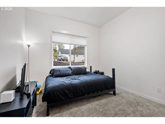 $1,350,000 | 683 Oak Street, Springfield, OR 97477