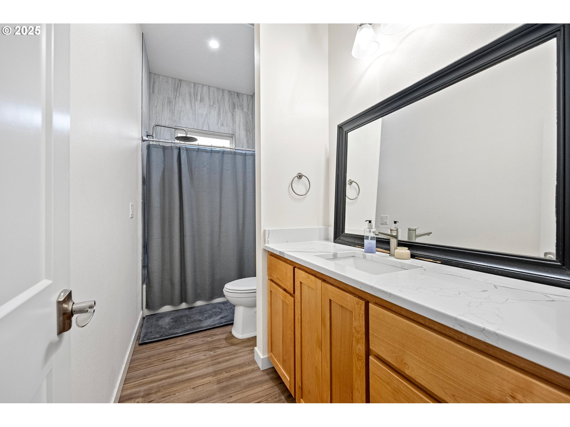 683 Oak Street Springfield, OR 97477 - Photo 33 of 48 Bedroom