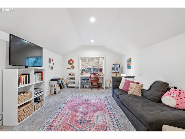 $1,350,000 | 683 Oak Street, Springfield, OR 97477