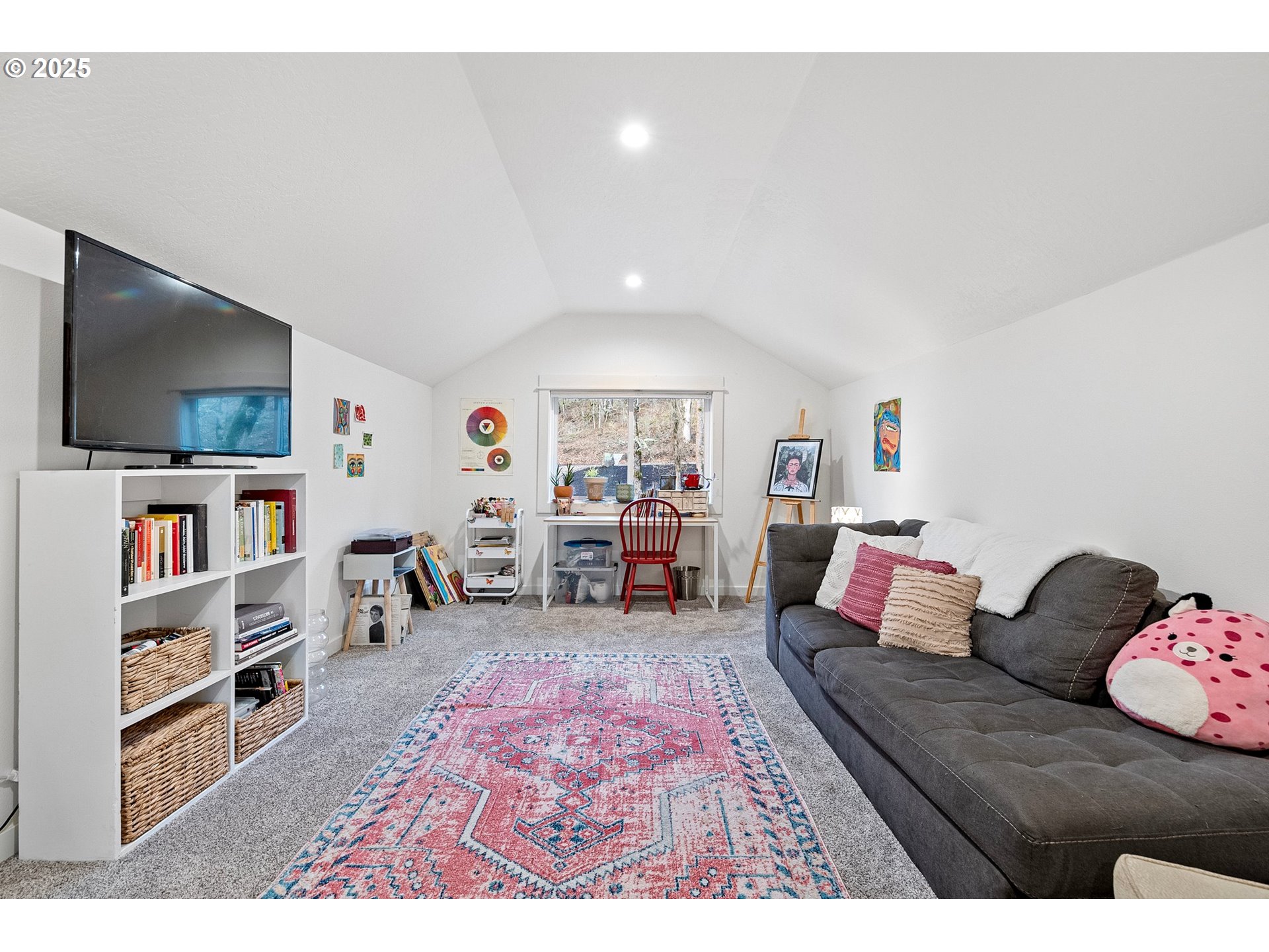 683 Oak Street Springfield, OR 97477 - Photo 35 of 48 Family Room