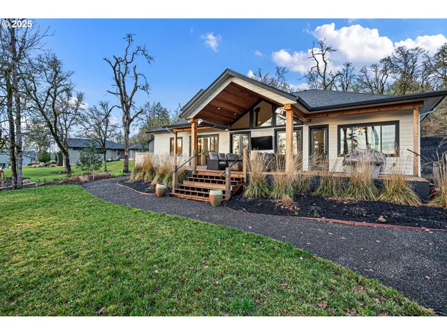 $1,350,000 | 683 Oak Street, Springfield, OR 97477