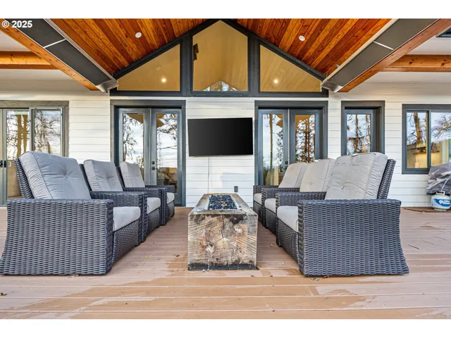 $1,350,000 | 683 Oak Street, Springfield, OR 97477