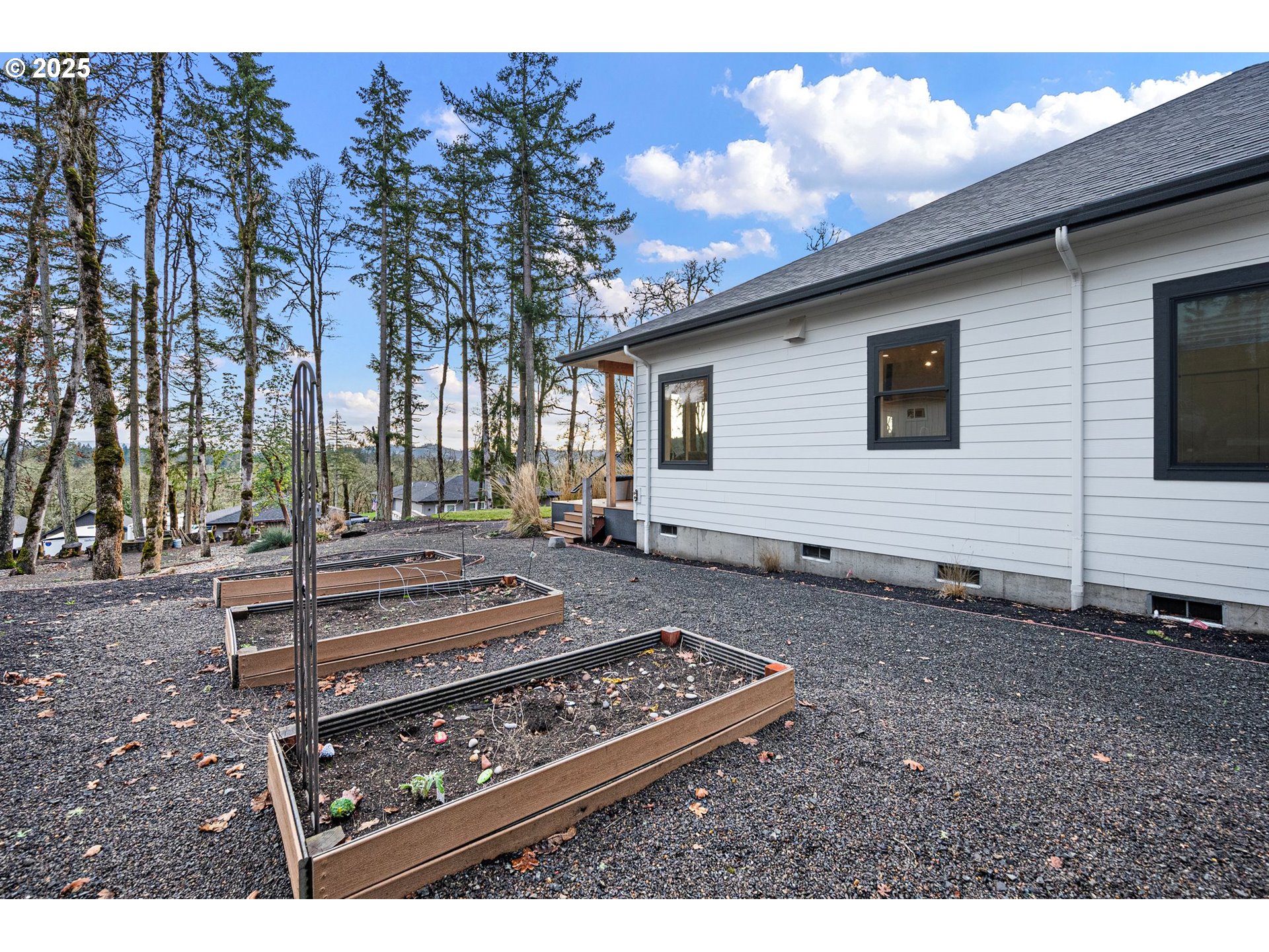 683 Oak Street Springfield, OR 97477 - Photo 44 of 48 Backyard