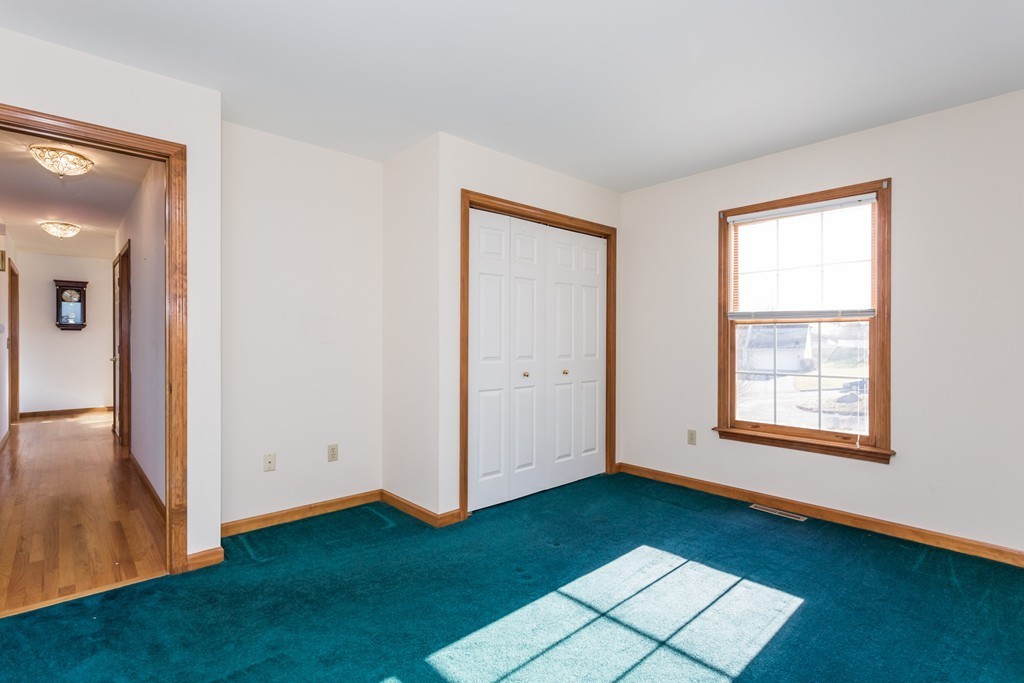 44 Hummingbird Lane West Springfield, MA 01089 - Photo 17 of 21 Gallery Image 17