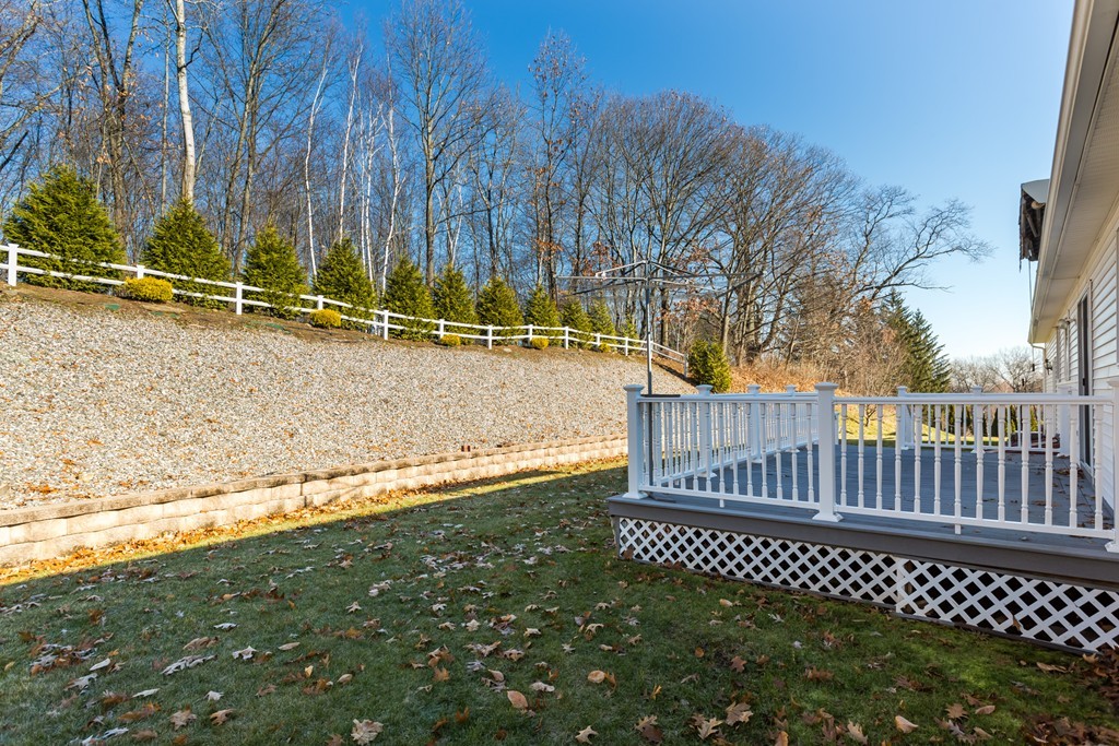 44 Hummingbird Lane West Springfield, MA 01089 - Photo 20 of 21 Gallery Image 20