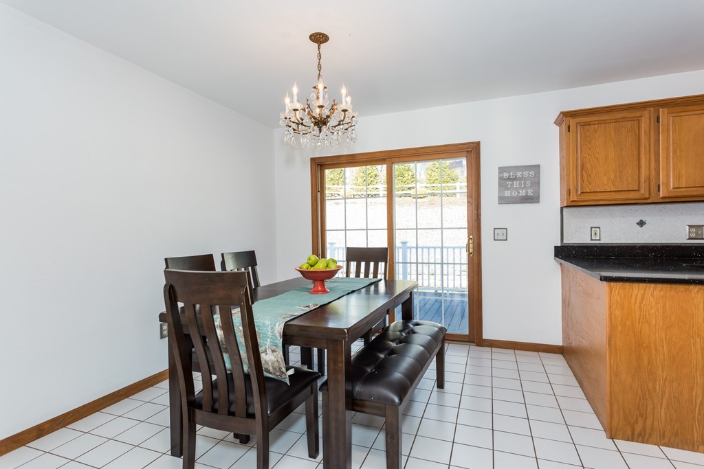 44 Hummingbird Lane West Springfield, MA 01089 - Photo 6 of 21 Gallery Image 6