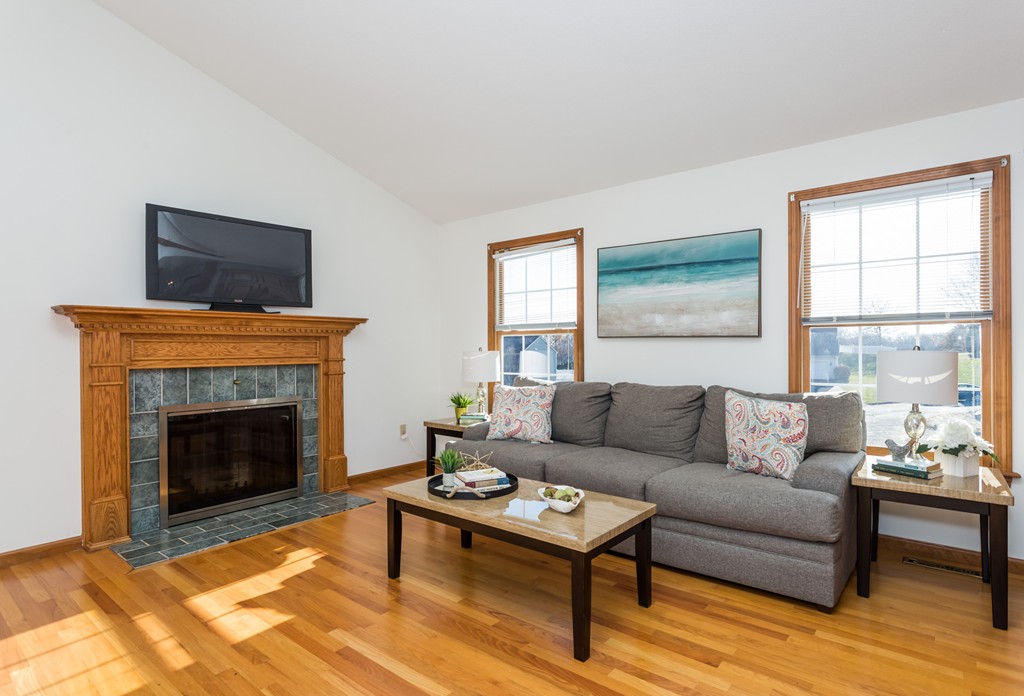 44 Hummingbird Lane West Springfield, MA 01089 - Photo 7 of 21 Gallery Image 7