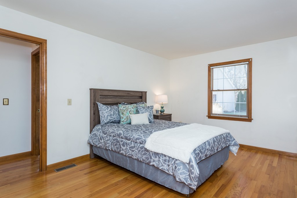 44 Hummingbird Lane West Springfield, MA 01089 - Photo 10 of 21 Gallery Image 10
