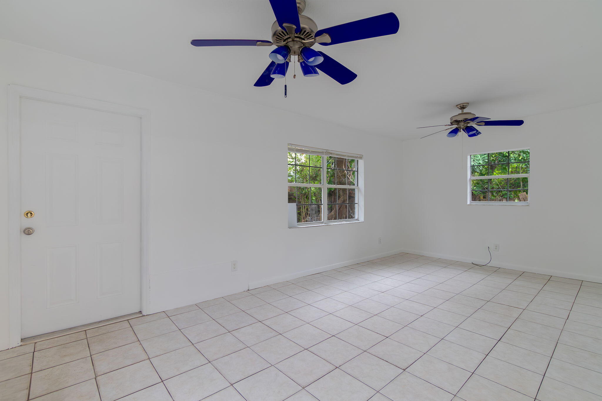 904 Southeast 16th Street Stuart, FL 34994 - Photo 24 of 27 Family Room
