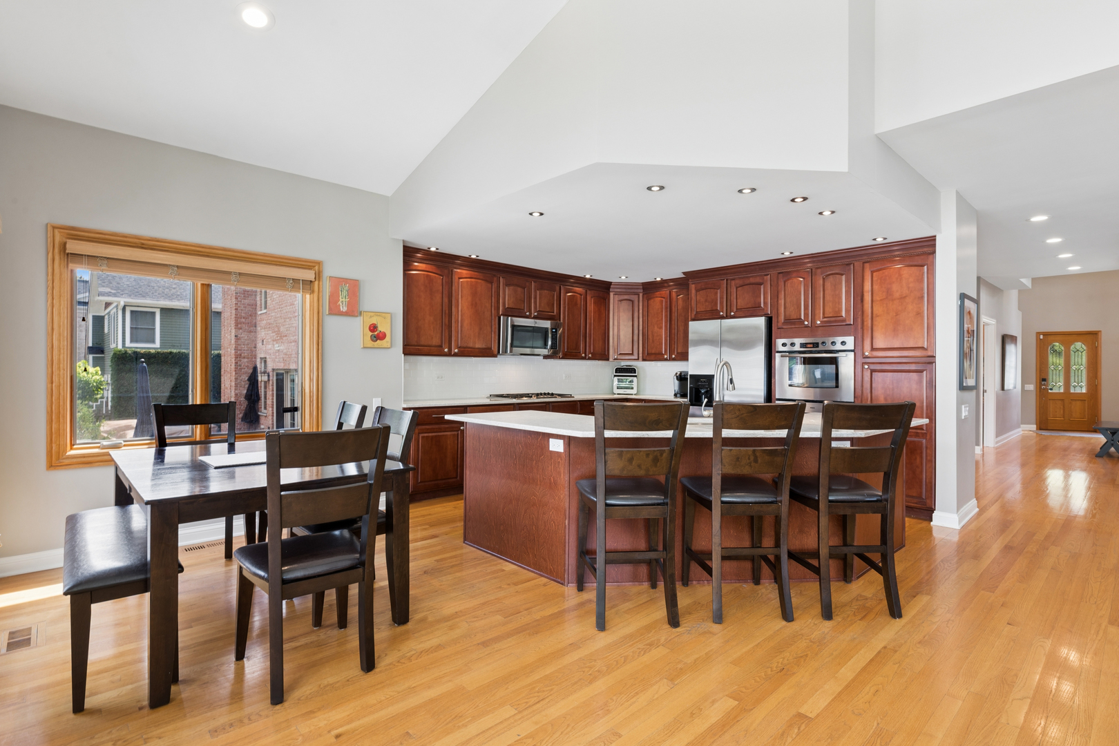 2532 Illinois Road Northbrook, IL 60062 - Photo 9 of 34 Gallery Image 9