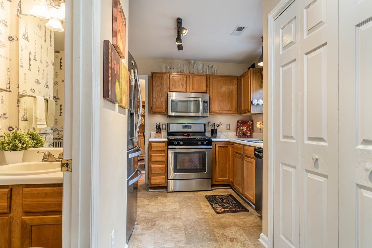 1104 Stoneferry Lane Raleigh, NC 27606 - Photo 20 of 46 Photo 20