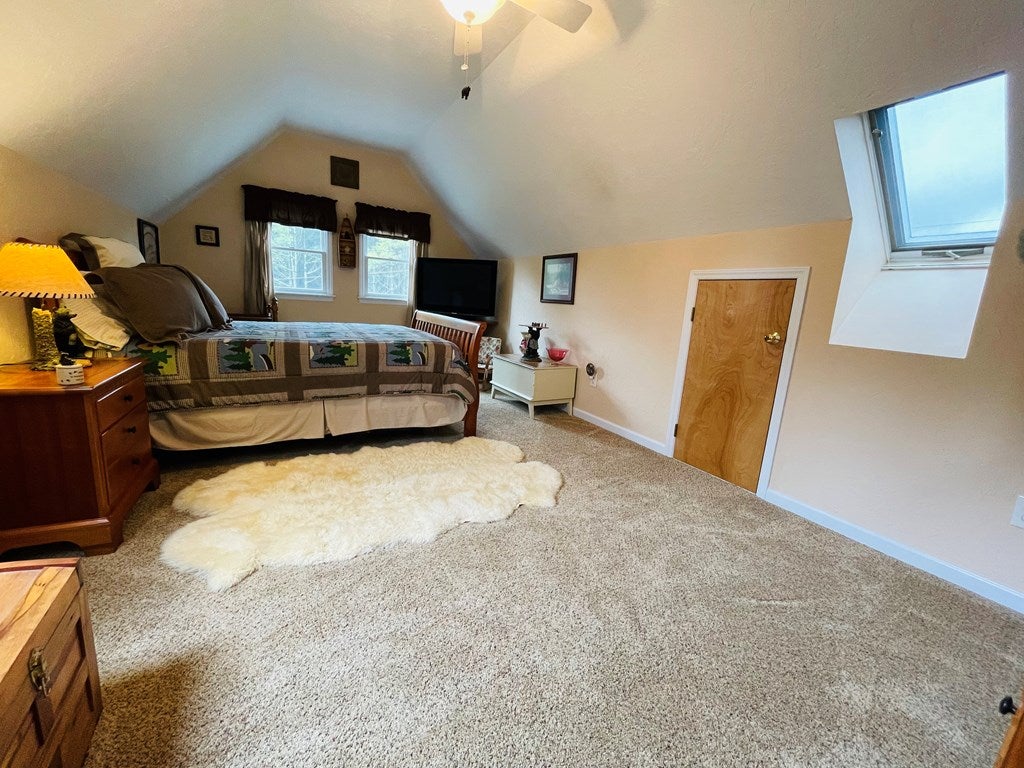2827 Iron Ridge Road Galax, VA 24333 - Photo 18 of 55 Gallery Image 18