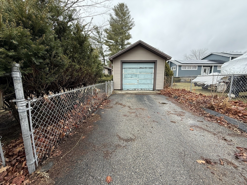 88 Union Point Road Webster, MA 01570 - Photo 17 of 33 Gallery Image 17