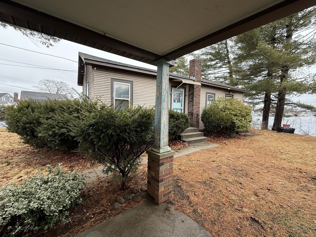 88 Union Point Road Webster, MA 01570 - Photo 2 of 33 Gallery Image 2