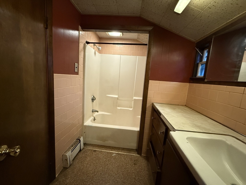 88 Union Point Road Webster, MA 01570 - Photo 25 of 33 Gallery Image 25