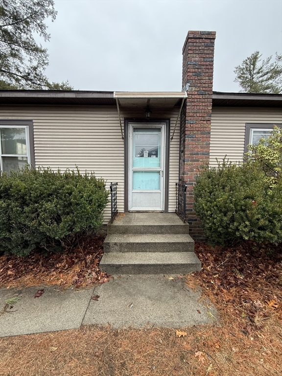 88 Union Point Road Webster, MA 01570 - Photo 4 of 33 Gallery Image 4
