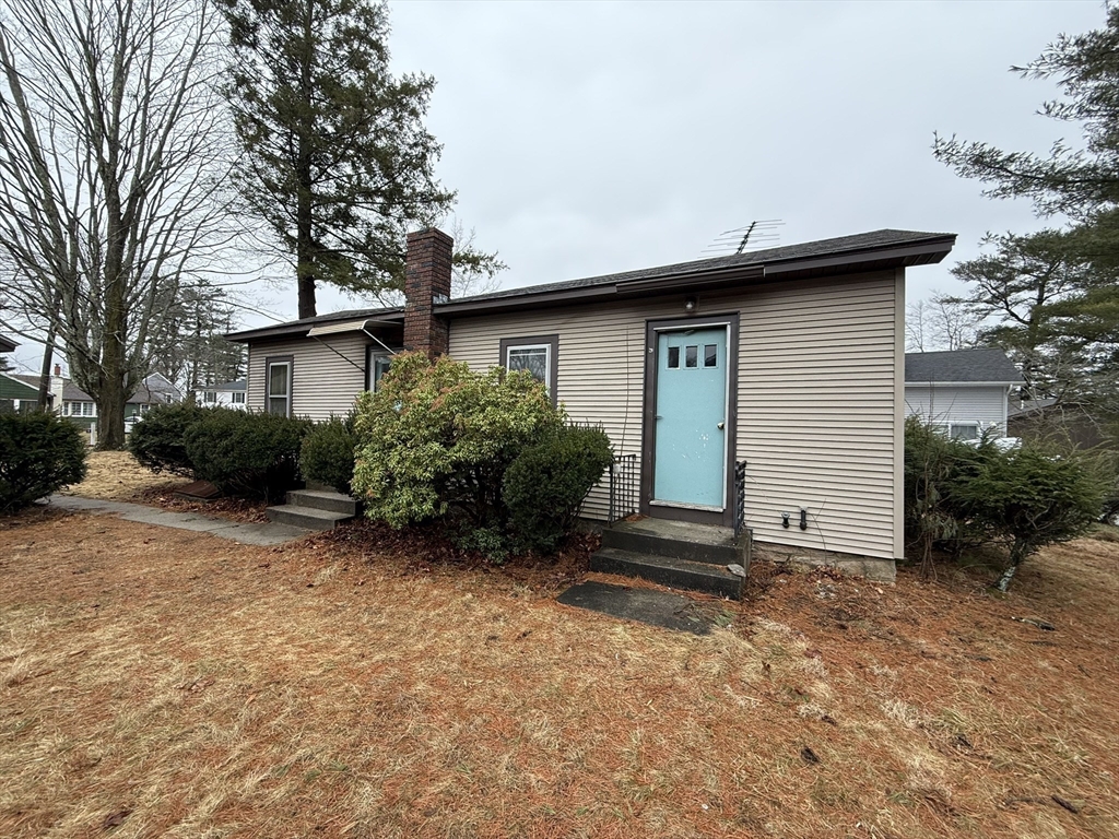 88 Union Point Road Webster, MA 01570 - Photo 5 of 33 Gallery Image 5