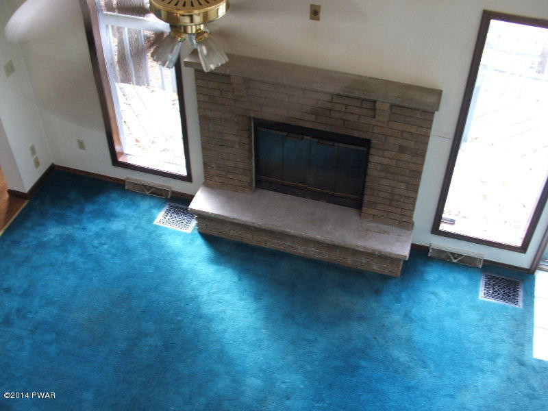 659 Edinburgh Road Bushkill, PA 18324 - Photo 3 of 8