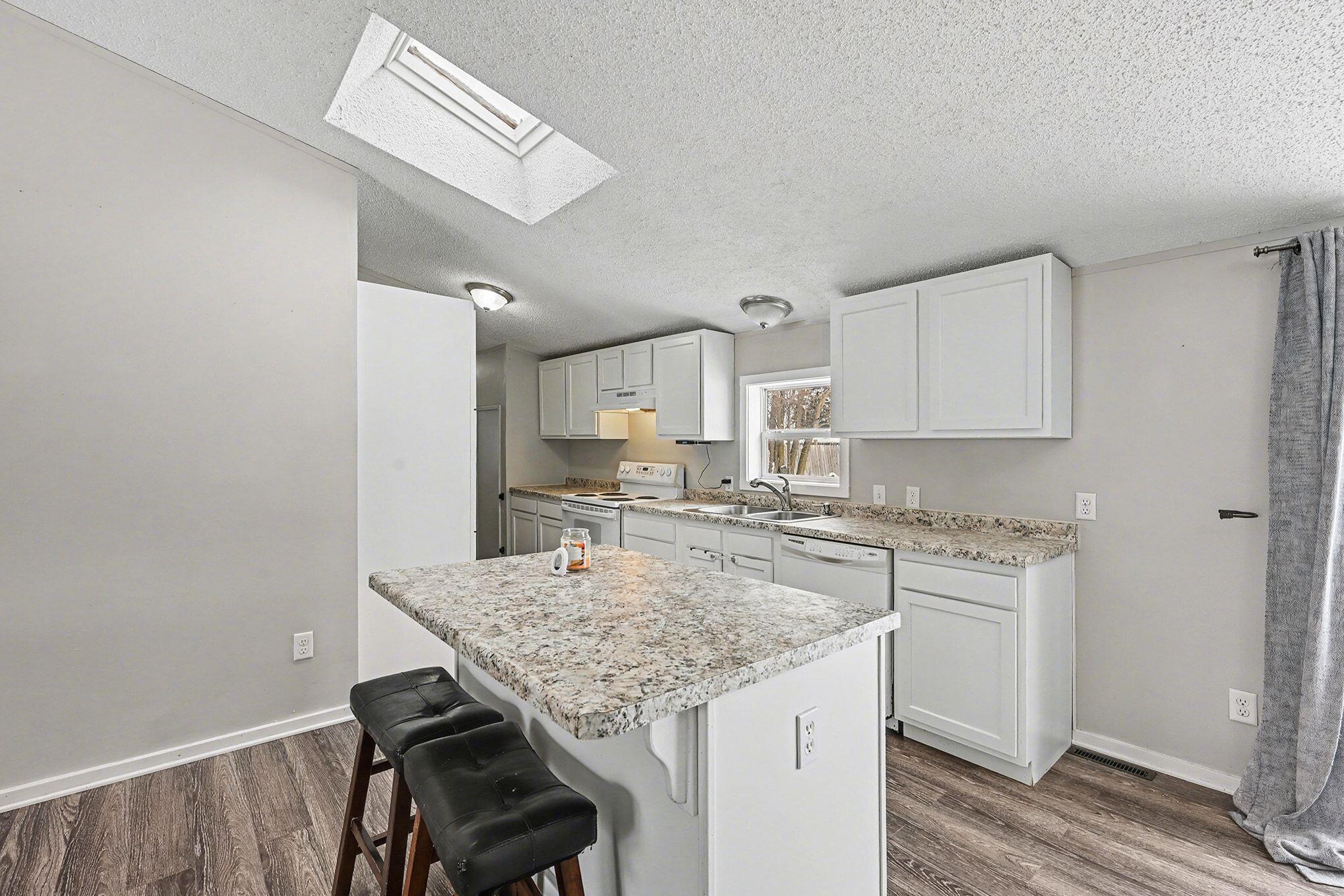 214 East Arbor Street Marcellus, MI 49067 - Photo 8 of 19 009_file_2144