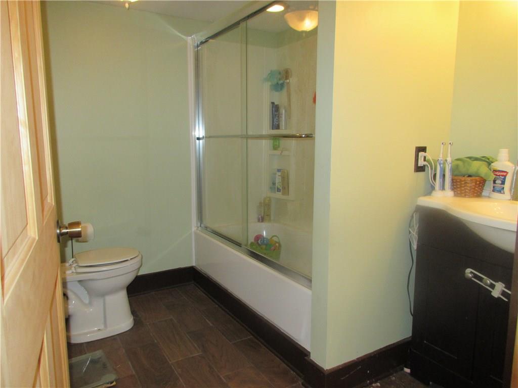 744 Winfield Road Cabot, PA 16023 - Photo 14 of 23 Full Bathroom