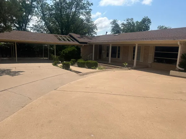 $194,800 | 3610 Avenue V, Snyder, TX 79549